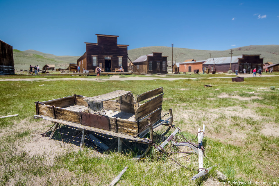 Готовь сани летом (Bodie, CA)