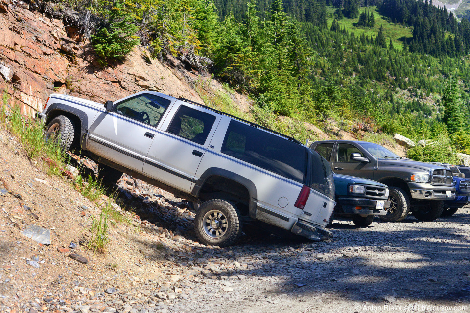 Mount Cheam trailhead parking lot