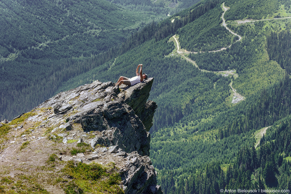 Селфи на тропе на Cheam Peak