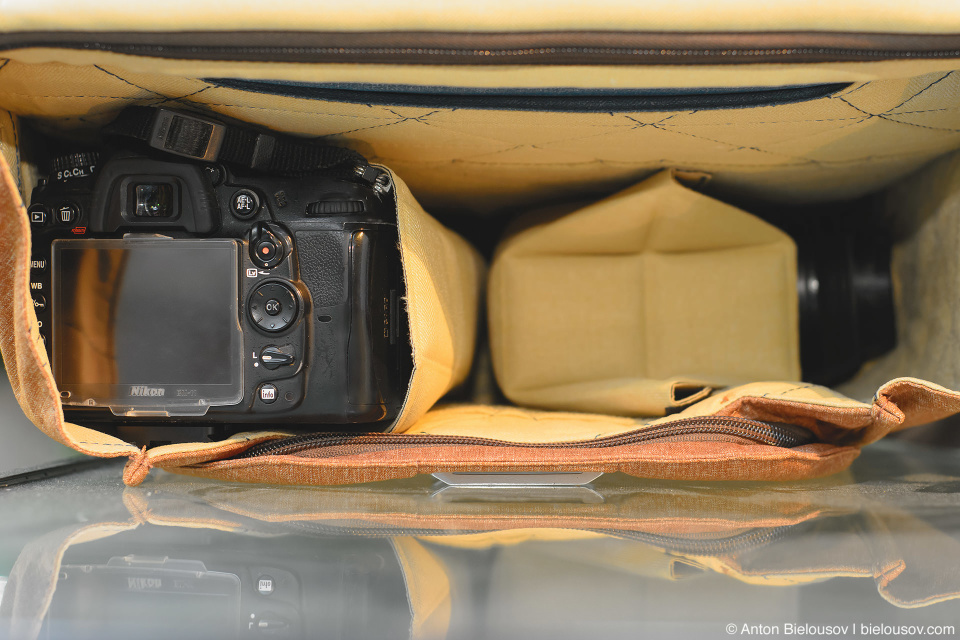 PeakDesign Everyday Messenger Bag: Main Compartment Separators with DSLR