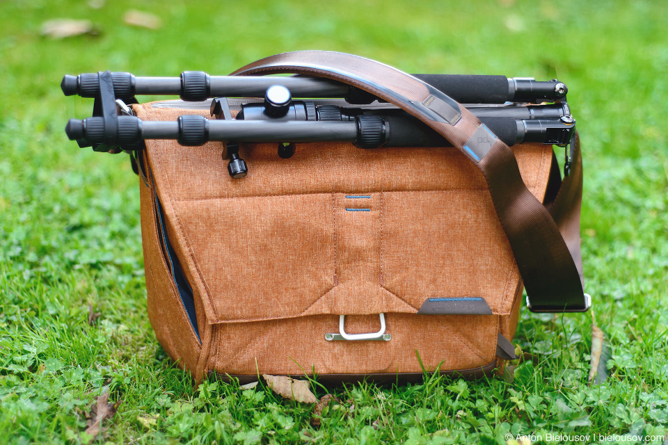 PeakDesign Everyday Messenger Bag with Tripod