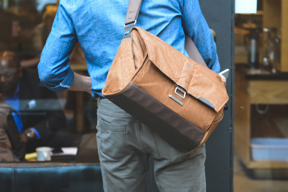 Peak Design Everyday Messenger Bag (Heritage Tan)