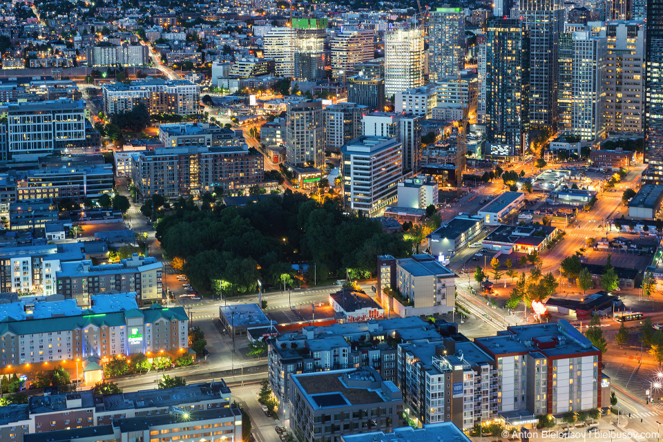 Seattle City Pass: Night view from Space Needle