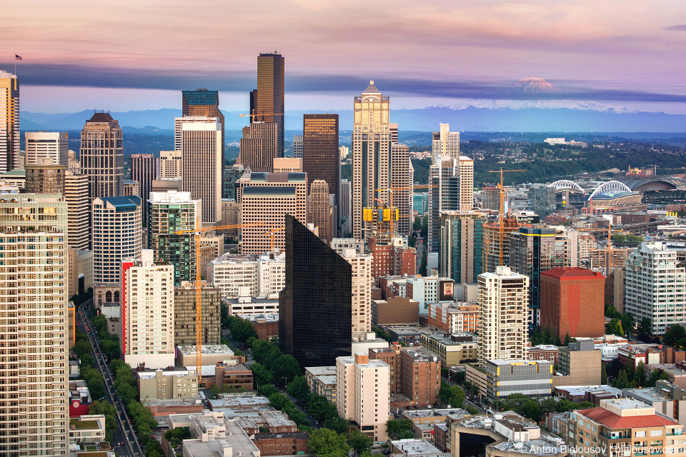 Seattle City Pass: Mount Rainier in Smoke from Space Needle