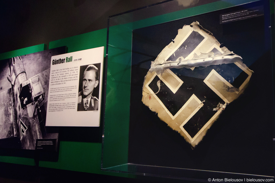 Seattle Museum of Flight: свастика со сбитого в 1944 году над Францией Мессершмитта