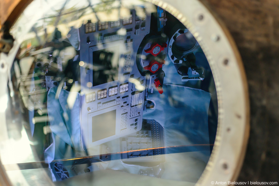 Seattle Museum of Flight: 2009 Soyuz TMA-14 Hatch