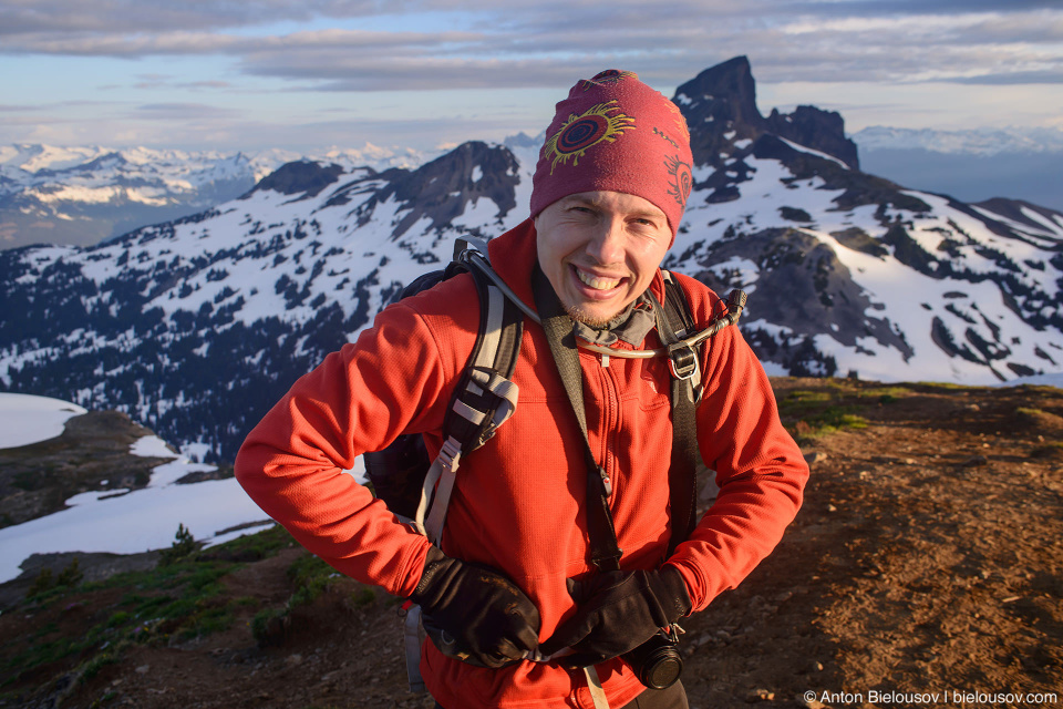 Hiking down from Panorama Ridge