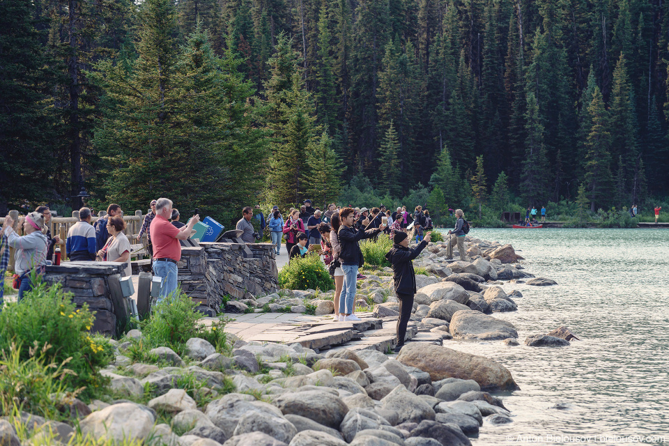 Tourists at Lake Louise (Banff National Park)