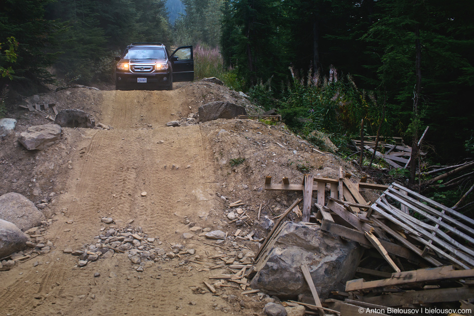 Honda Pilot at Mount Sproatt forestry service road