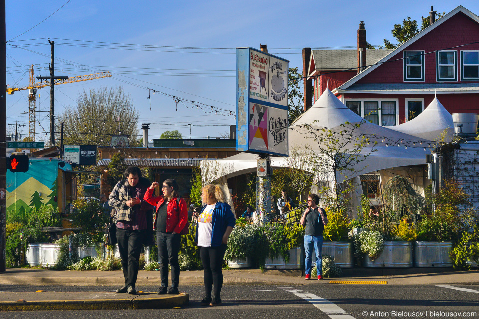 Portland Hawthorne Blvd Food Cart Pad