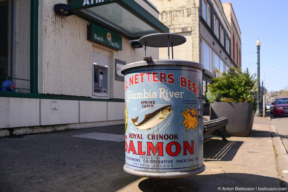 Astoria trash bins