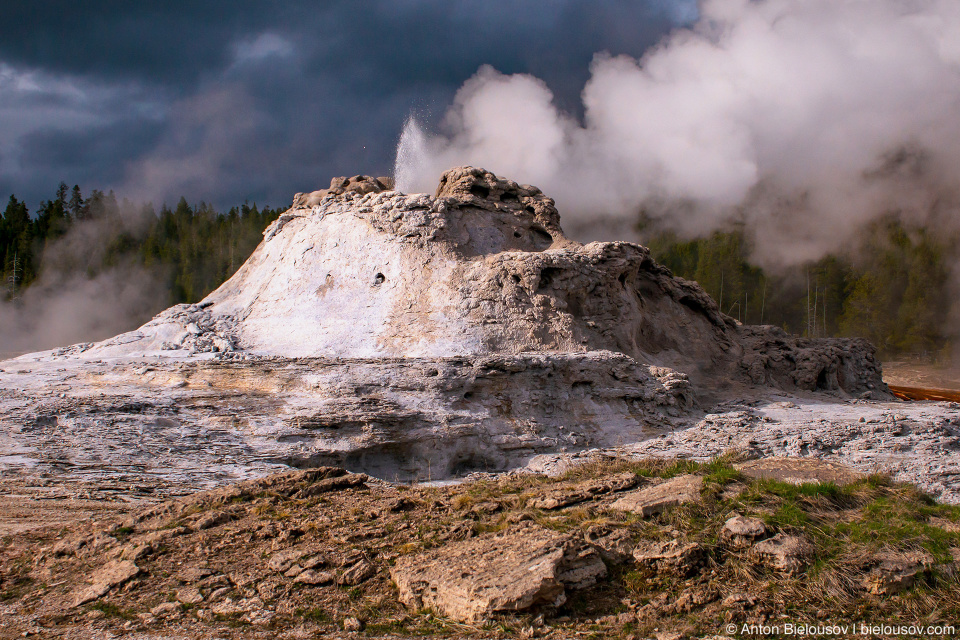 Castle Geyser — Yellowstone, NP