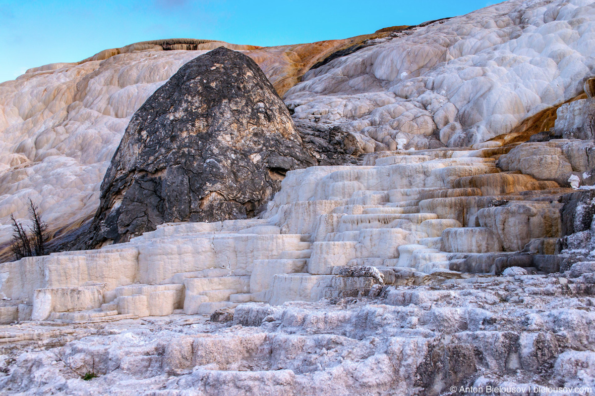 Devil's Thumb, Palette Spring — Yellowstone, NP