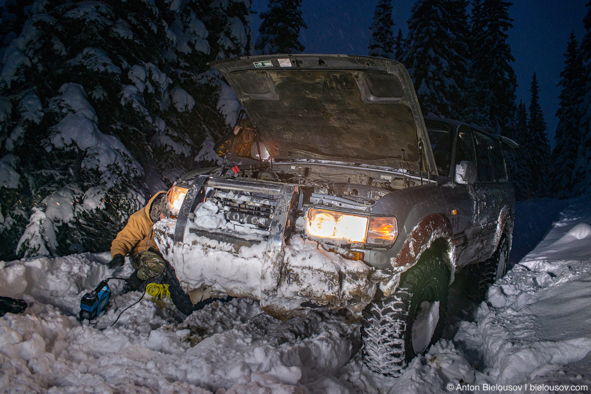 Toyota Land Cruiser in snow (Whipsaw trail)