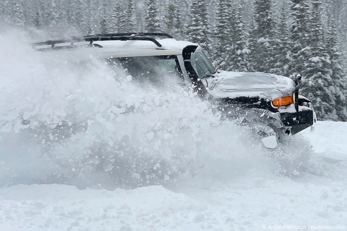 Toyota FJ Cruiser donuts in snow — Whipsaw Trail