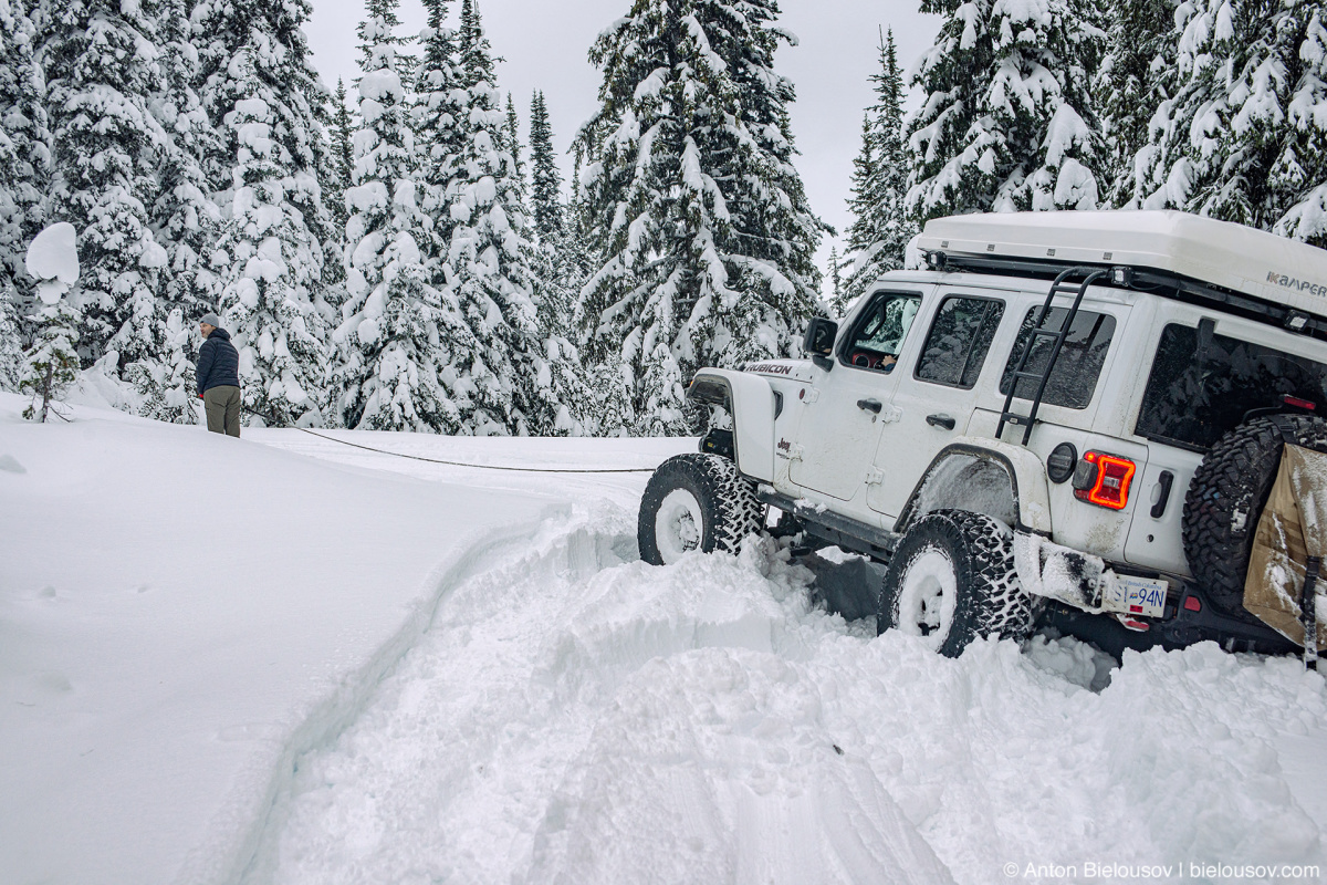 Whinching Jeep Rubicon Whipsaw Trail