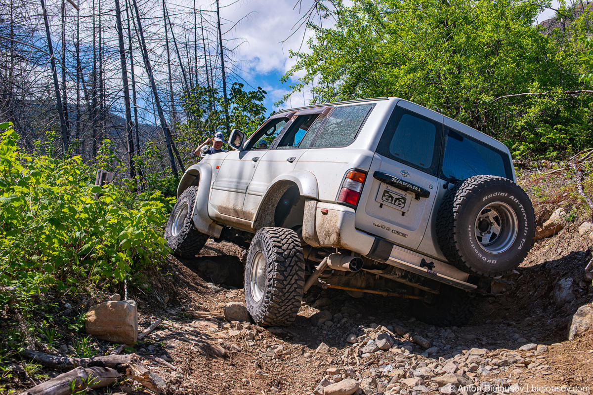 Nissan Patrol at Hail Creek trail