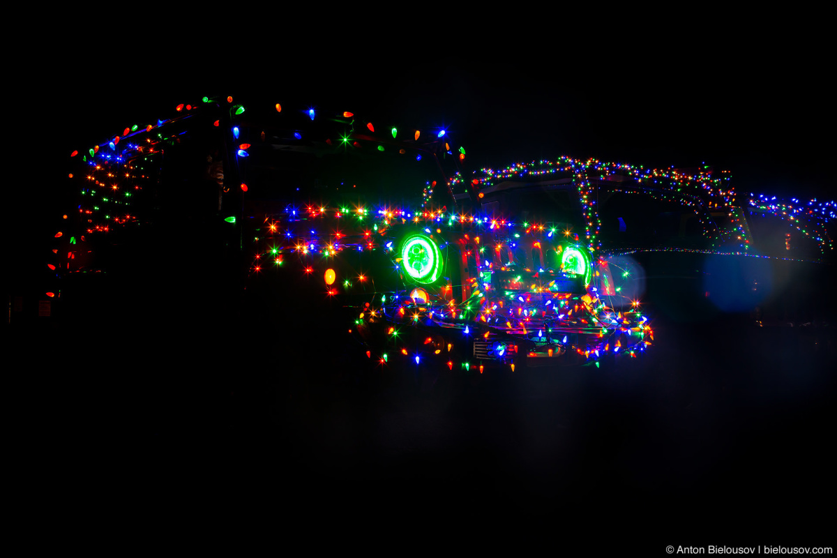 А у нас в Канаде: Рождественский конвой: christmass convoy decorated jeep wrangler