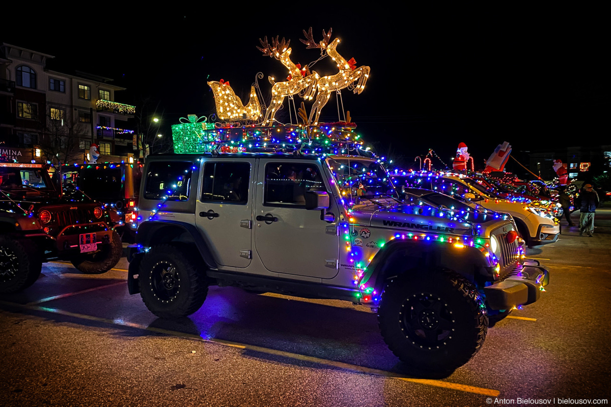 А у нас в Канаде: Рождественский конвой: christmass convoy parking lot jeep