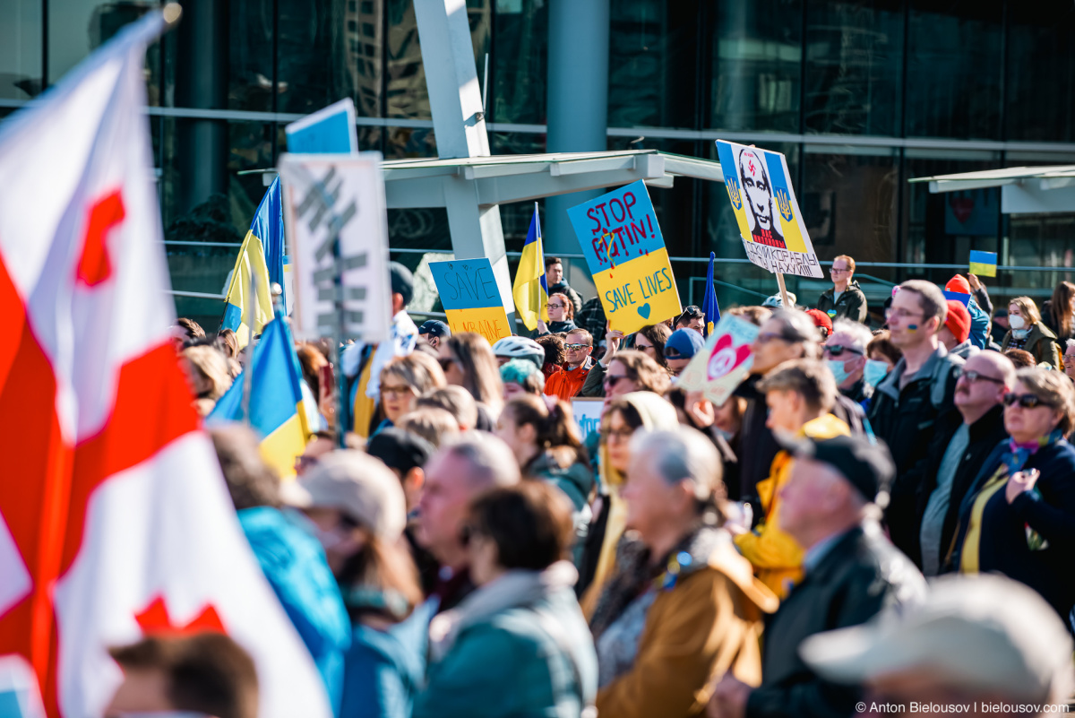 Репортажи: Канада стоит вместе с Украиной: stand with ukraine vancouver 07