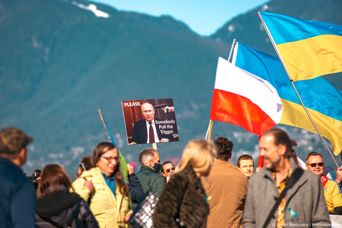 Репортажи: Канада стоит вместе с Украиной: stand with ukraine vancouver 17