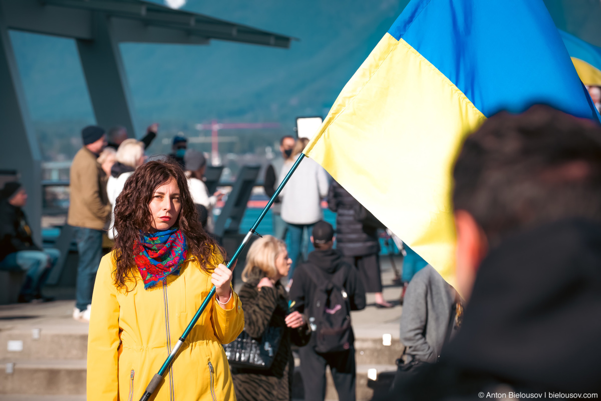 Репортажи: Канада стоит вместе с Украиной: stand with ukraine vancouver 20