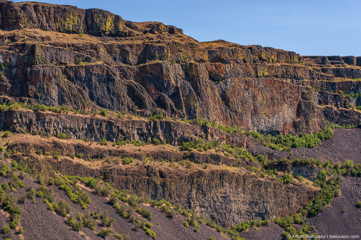 Baks Lake basalt layers