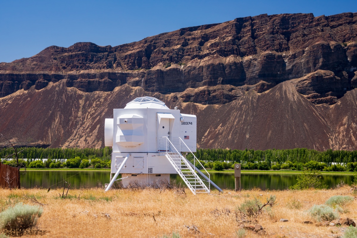 Lunar Lander Dwelling