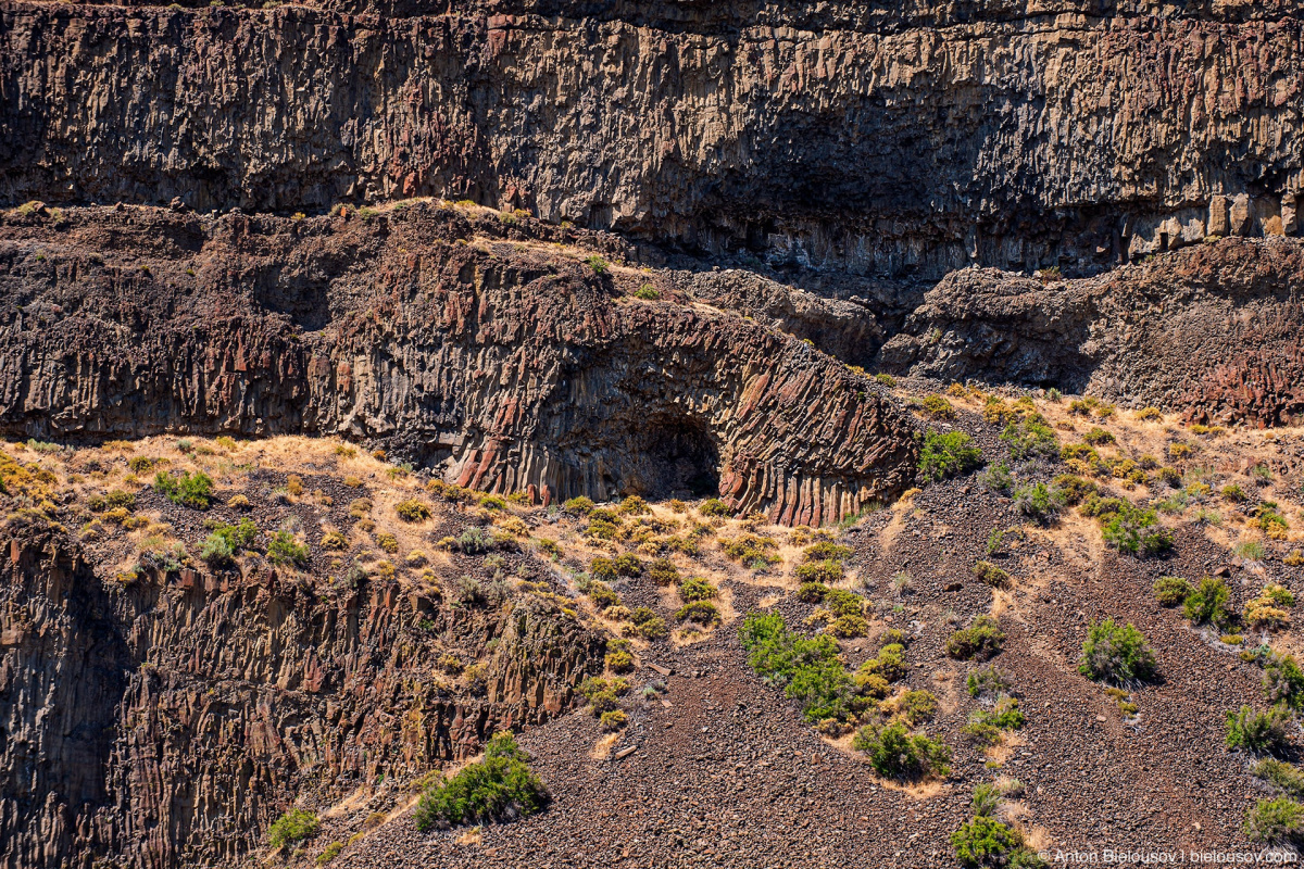 Moses Coulee basalt columns