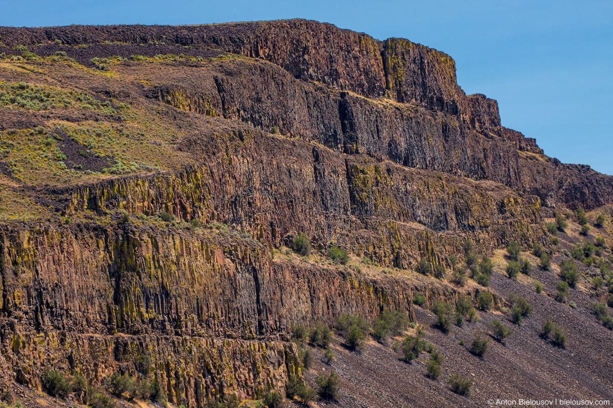 Moses Coulee basalt layers, Washington