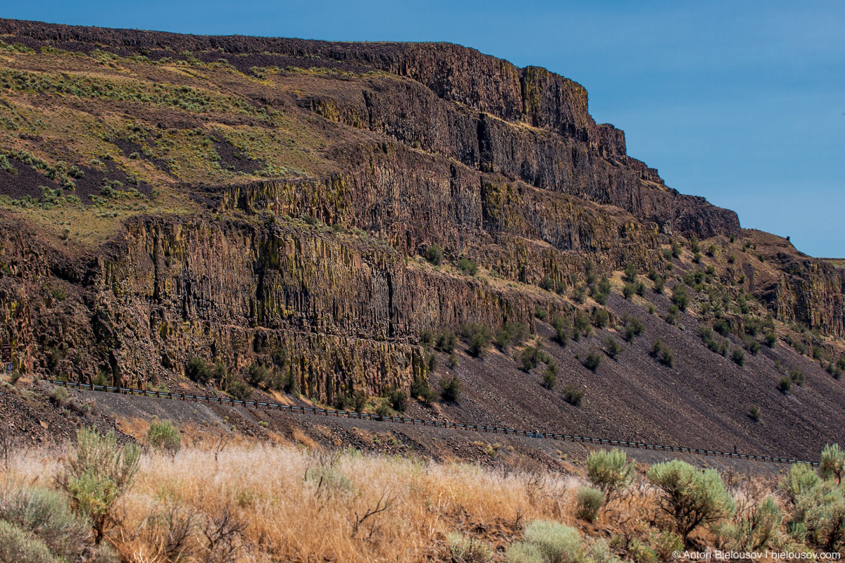 Moses Coulee basalt layers, Washington