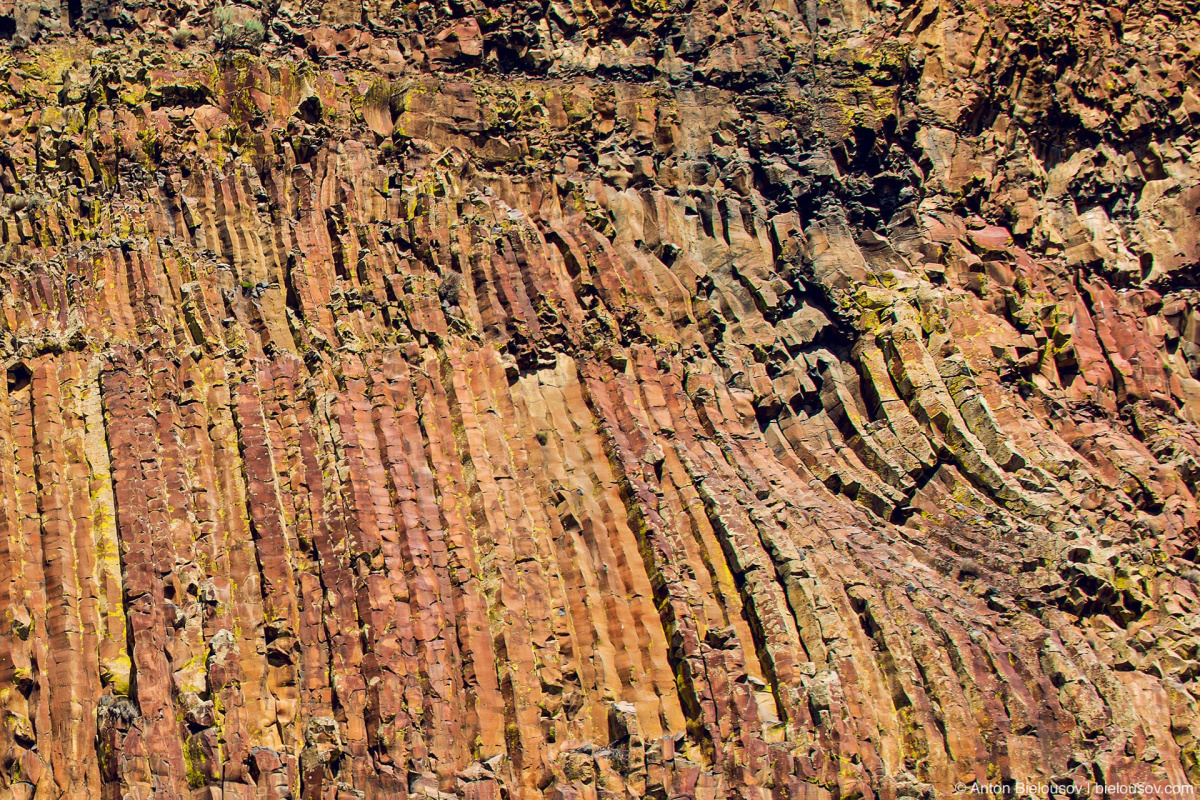 Moses Coulee bended basalt columns