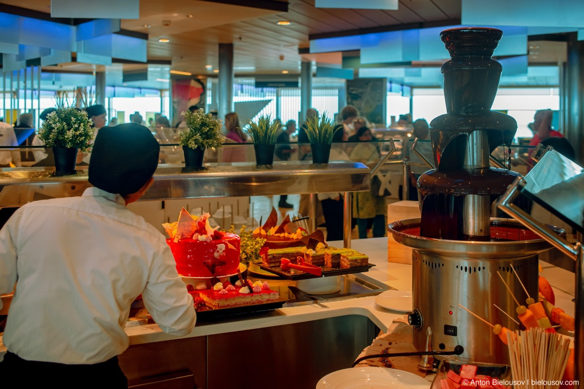 Celebrity Eclipse Oceanside Café chocolate fountain