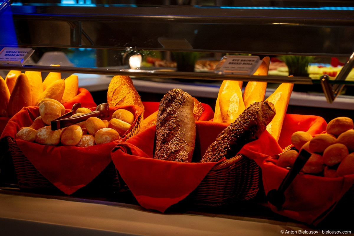 Celebrity Eclipse Oceanside Café freshly baked bread