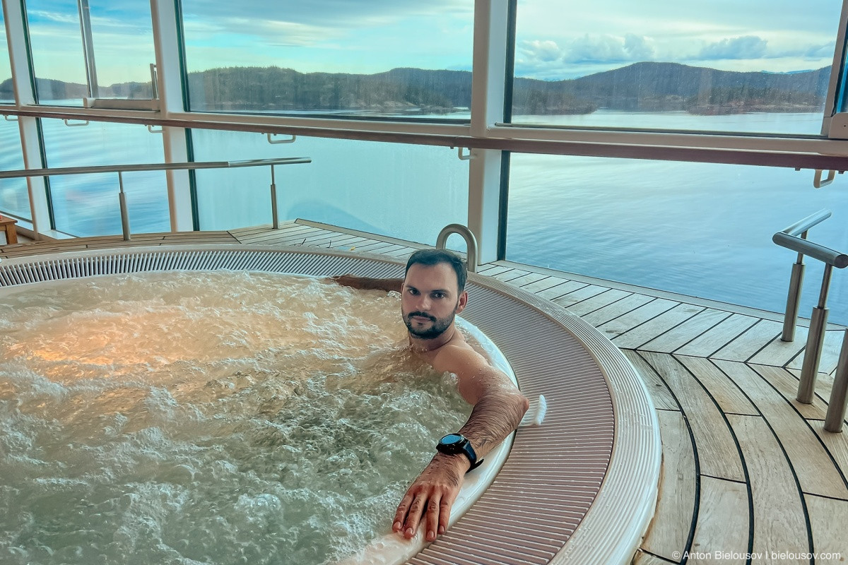 Celebrity Eclipse jacuzzi