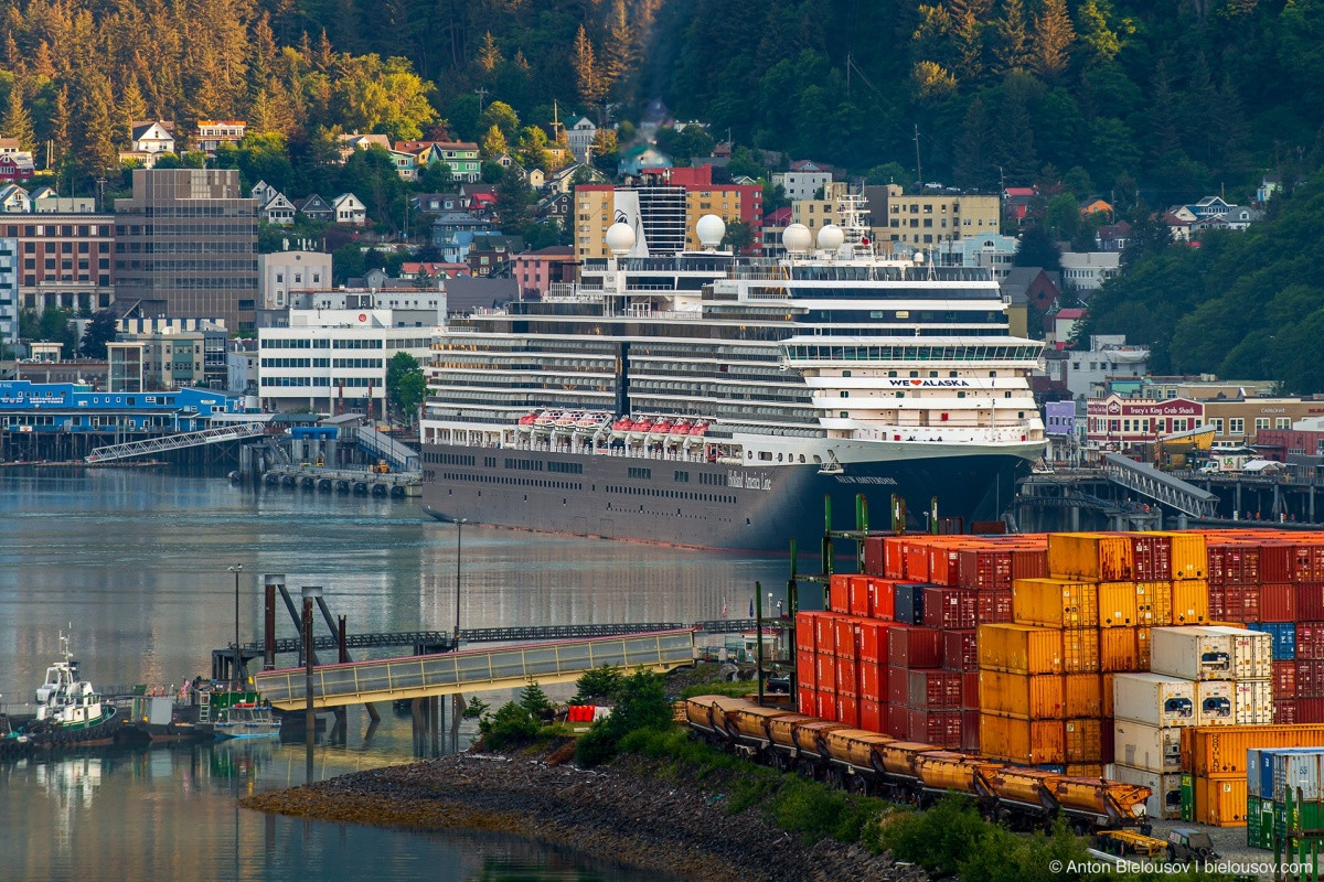 Holland America New Amsterdam, docked in Juneau, AK