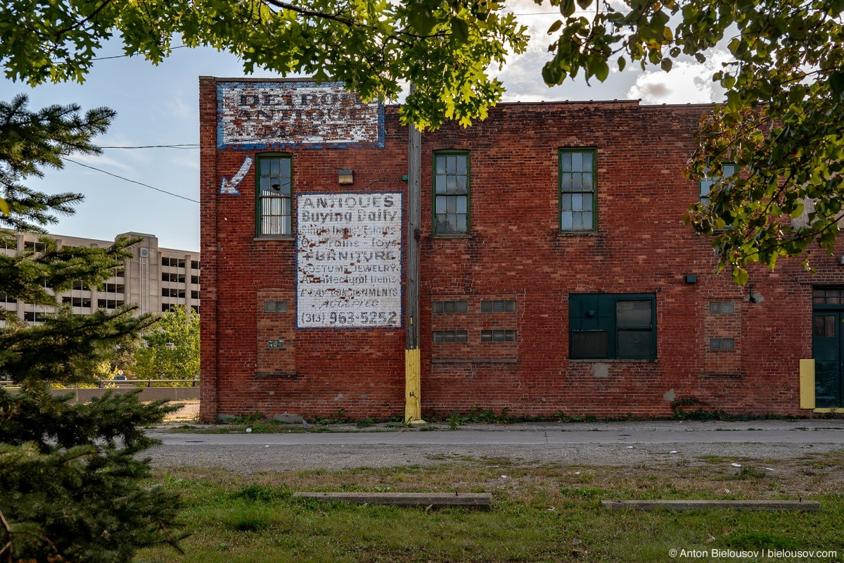 Antique store, Detroit, MI