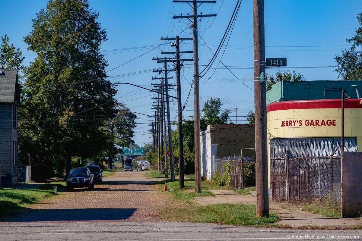 Perry Street, Detroit