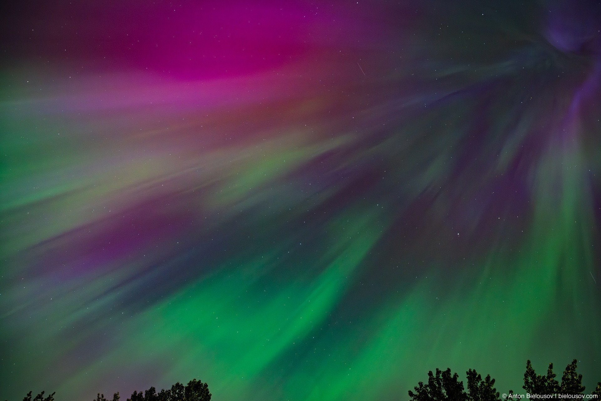 Северное сияние (aurora borealis) в Ванкувере