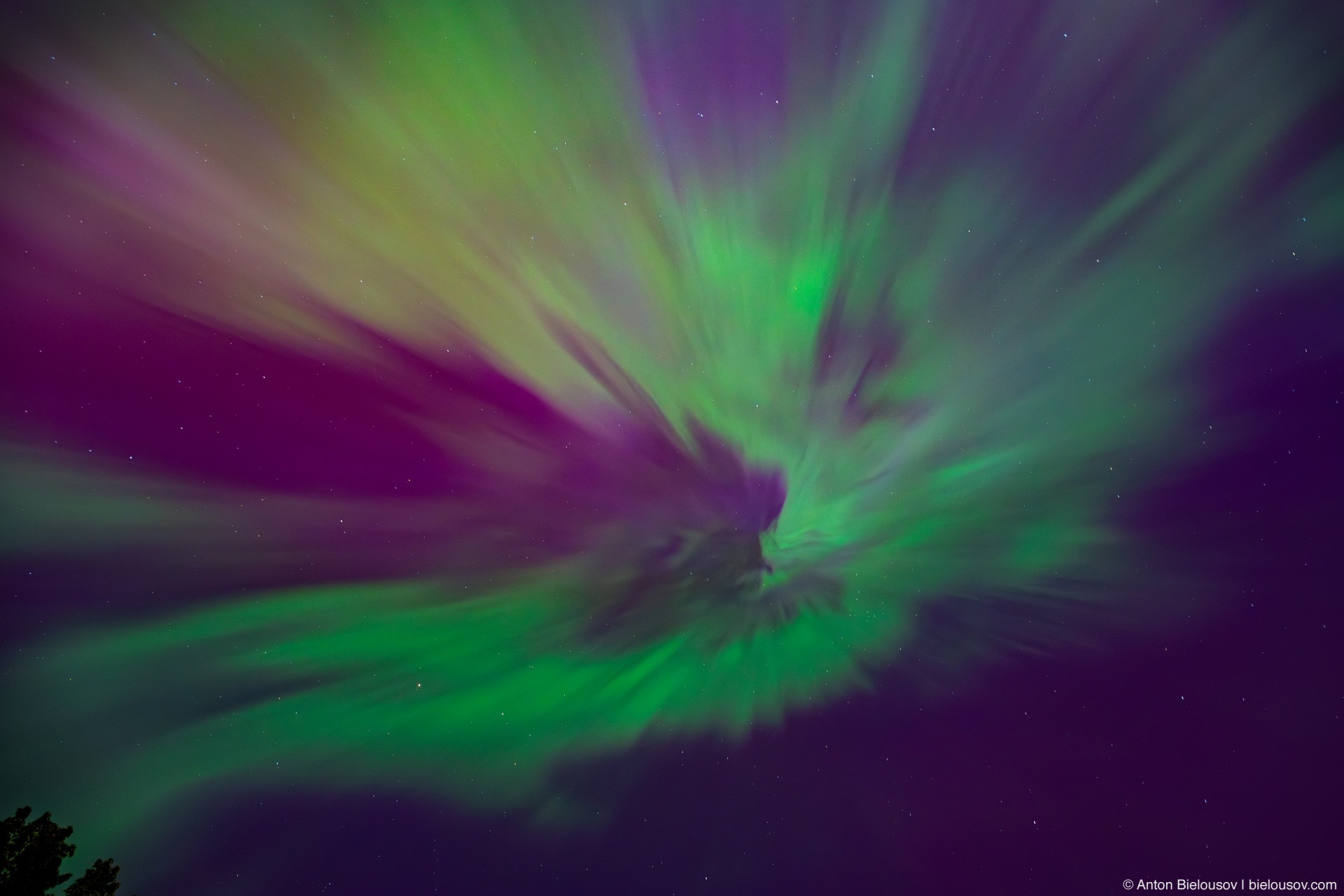 Северное сияние (aurora borealis) в Ванкувере